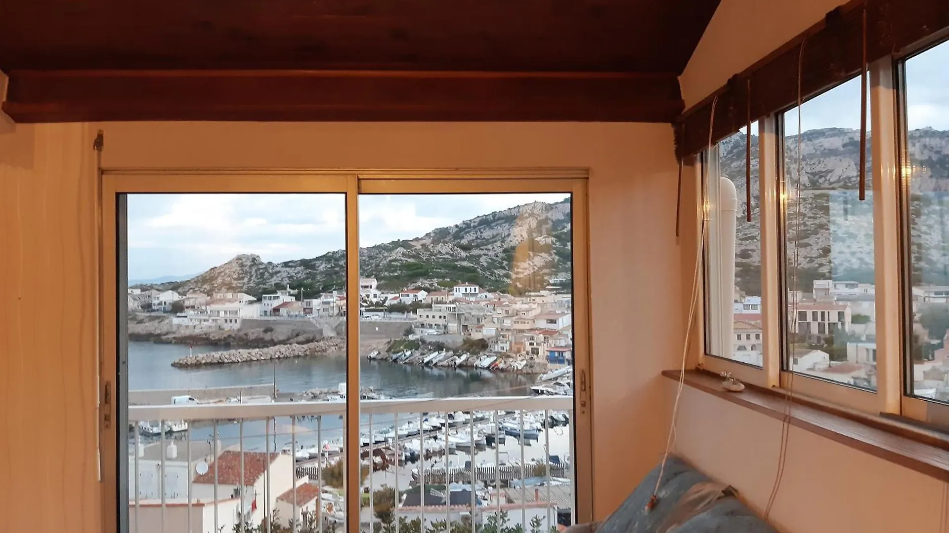 Cabanon Vue Mer Et Calanques Les Goudes Marseille