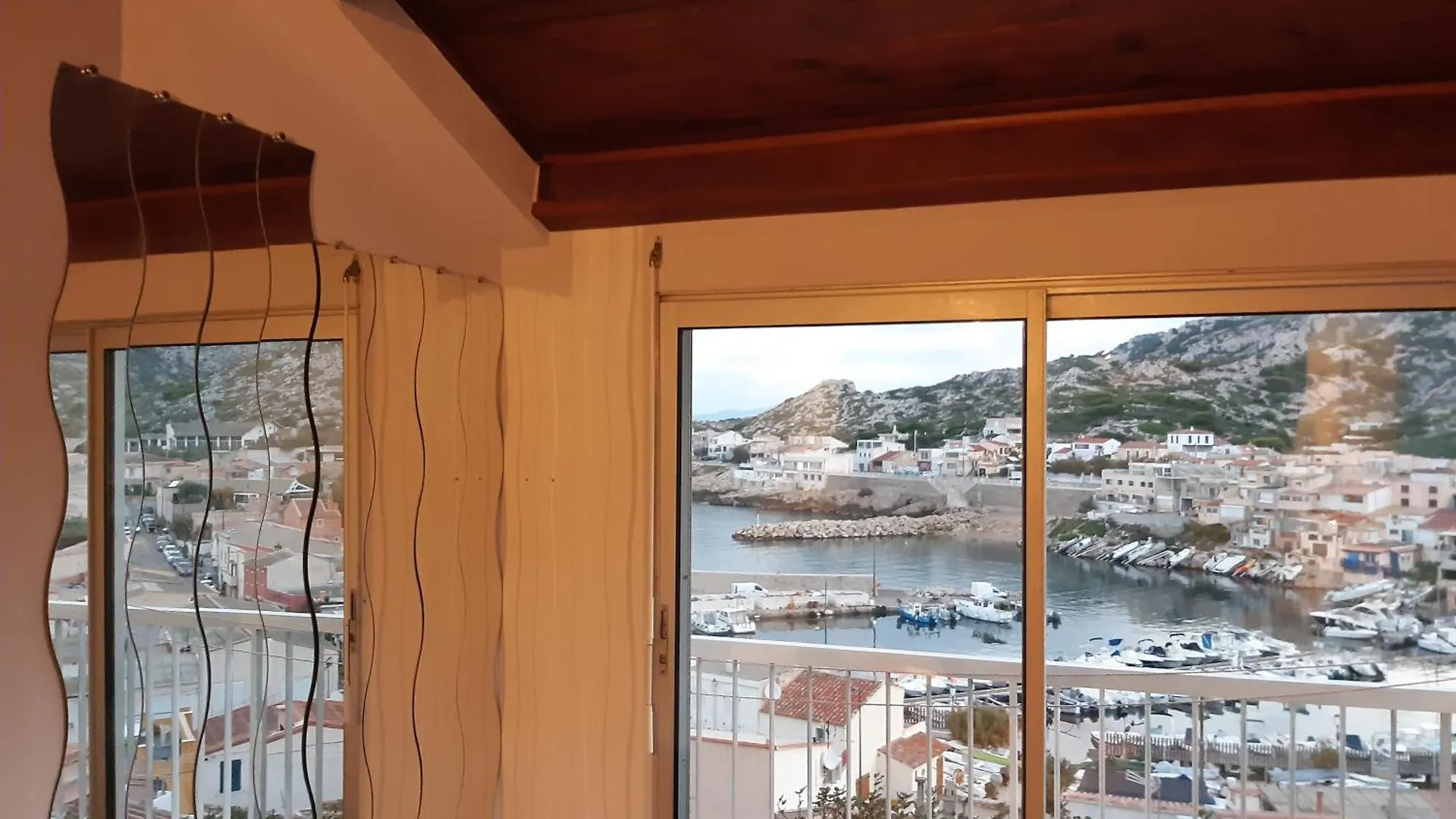 Hébergement de vacances Cabanon Vue Mer Et Calanques Les Goudes Marseille